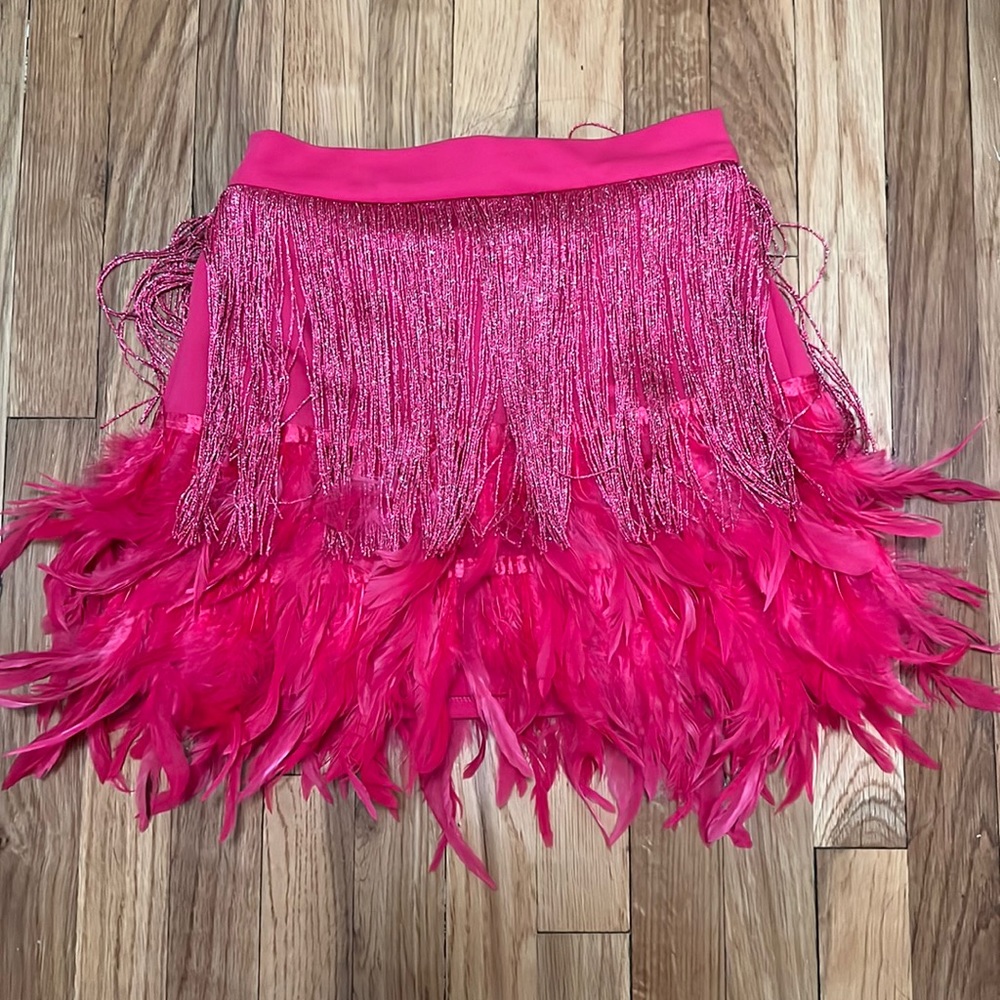 statement skirt! Hot pink skirt with feather